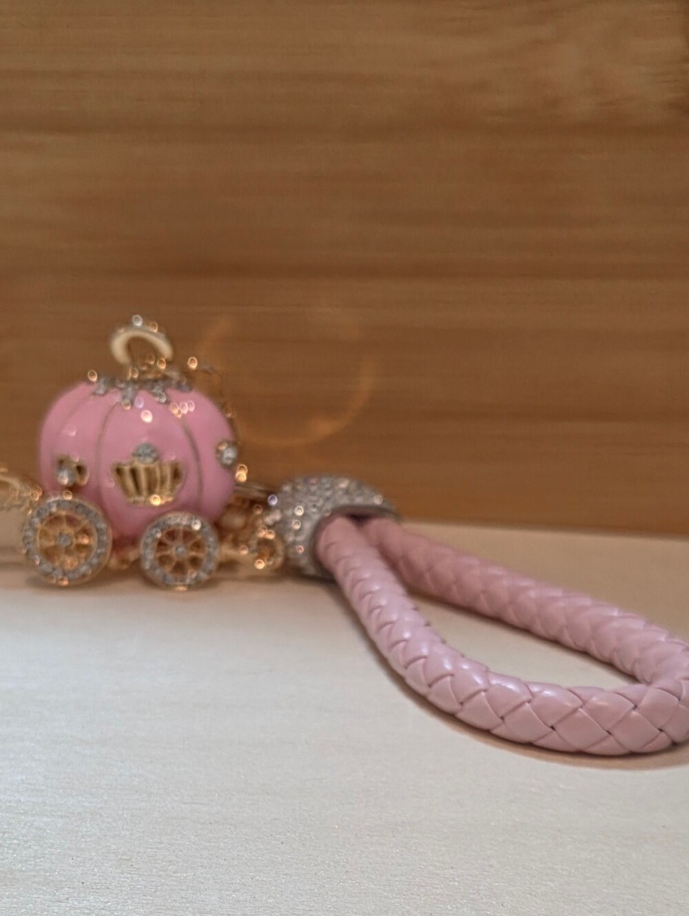 👑 NEW Pink Rhinestone Cinderella Princess Carriage Keychain Purse Charm 👑 - Picture 5 of 12